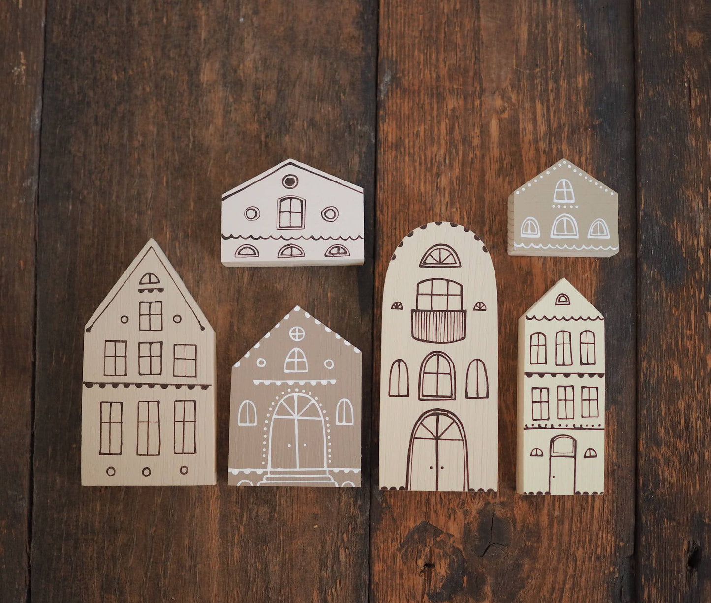 Creamy&beige wooden village hand painted houses